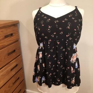 ⬇️$17 Torrid floral summer top with straps